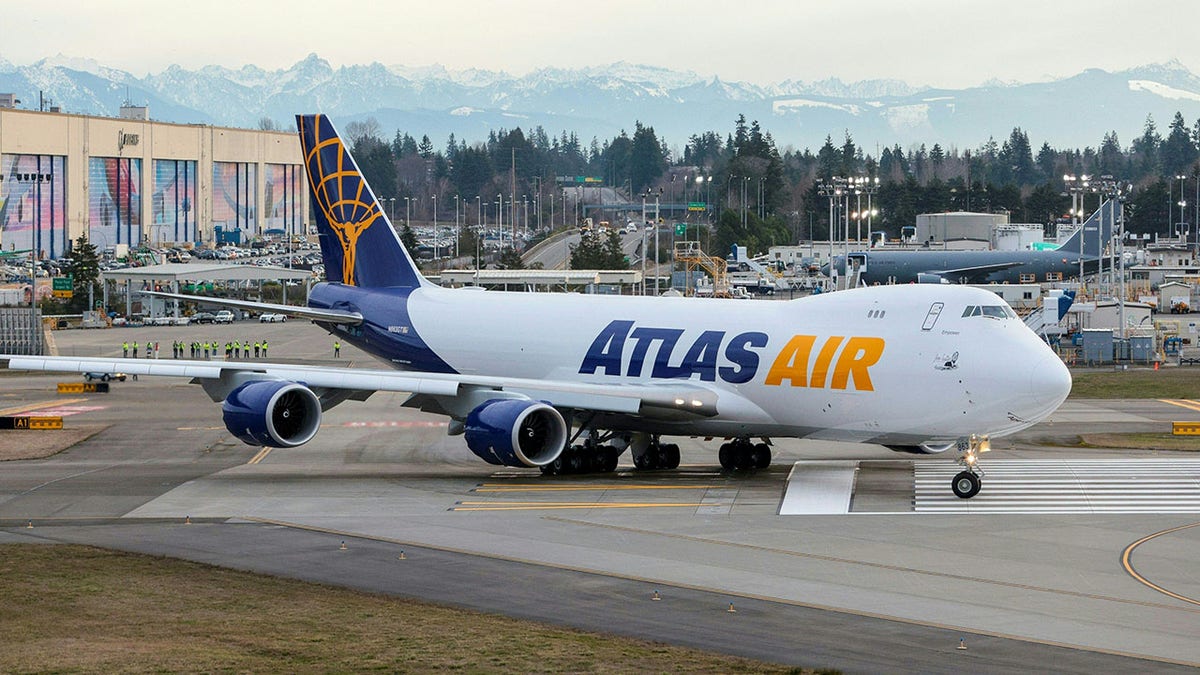 Atlas Air Boeing cargo plane suffers ‘engine malfunction,’ forced to make emergency landing in Miami