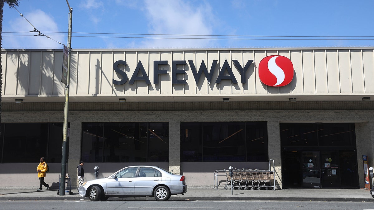 Maryland suspect charged for cutting officer with knife during robbery at Safeway