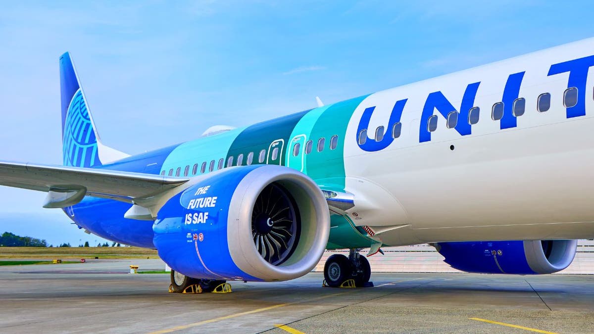 United to flight attendants: Put away your phone or you are fired