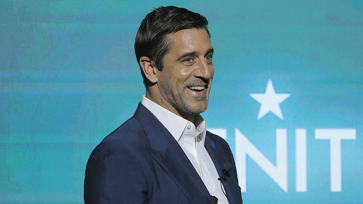 Aaron Rodgers says he has ‘important responsibility’ to speak out against COVID, vaccines