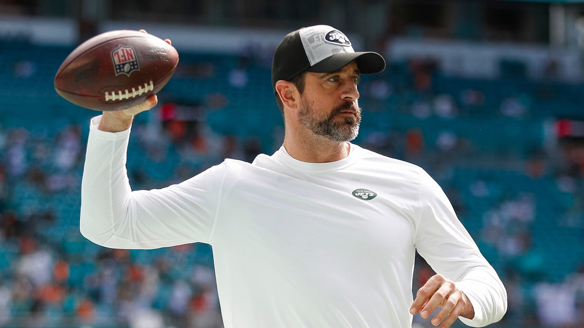 Aaron Rodgers says he has ‘important responsibility’ to speak out against COVID, vaccines