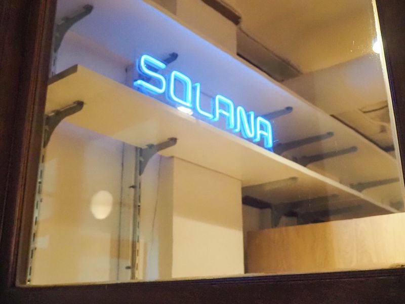 Solana (SOL) Blockchain Suffers 5-Hour Outage; SOL Drops