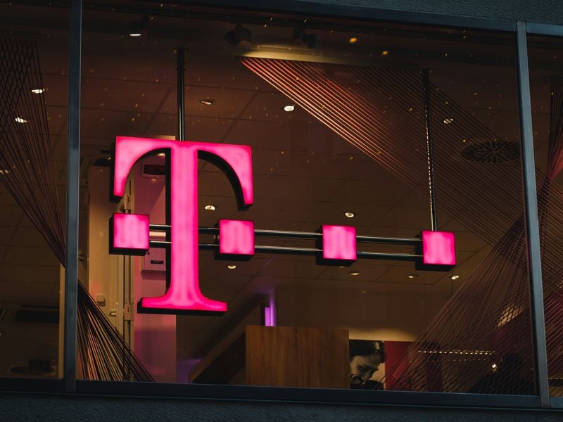 Deutsche Telekom Joins RWA-Focused XDC Network as Infrastructure Provider in Digital Asset Push