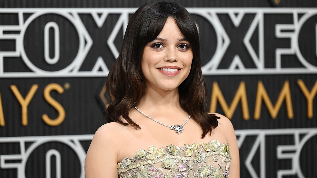 Jenna Ortega shares surprising items found in Tim Burton’s home, including ‘jar of eyeballs’