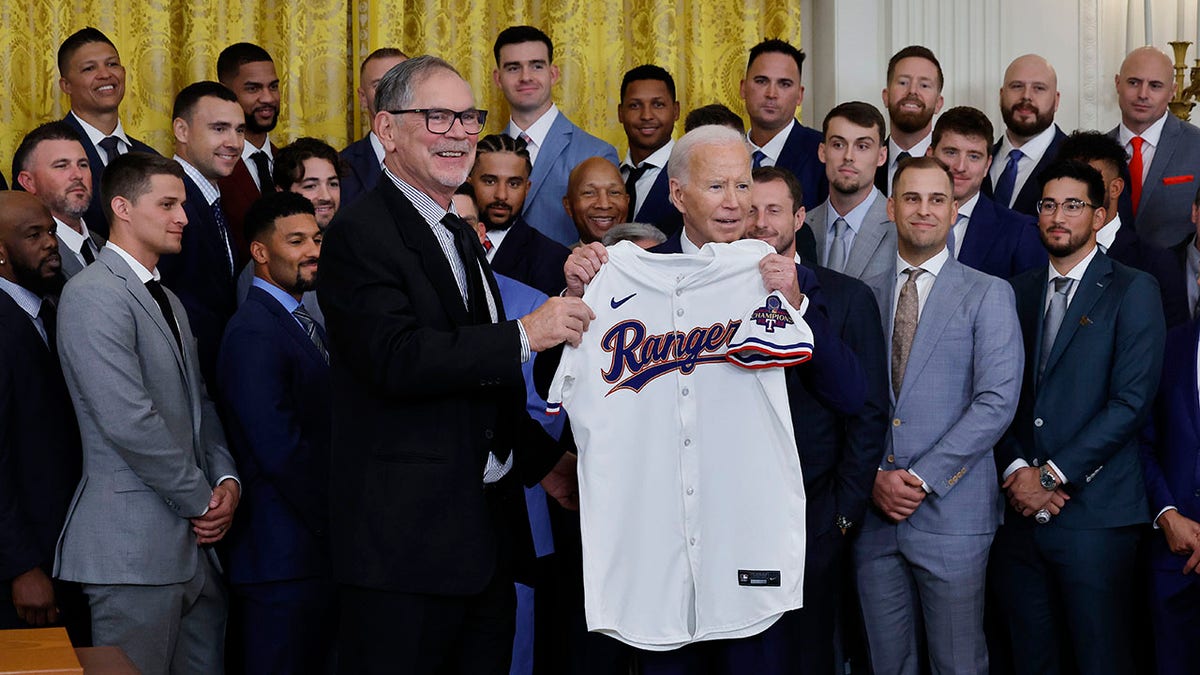 President Biden asks for direction during Rangers’ World Series celebration at White House: ‘What am I doing?’