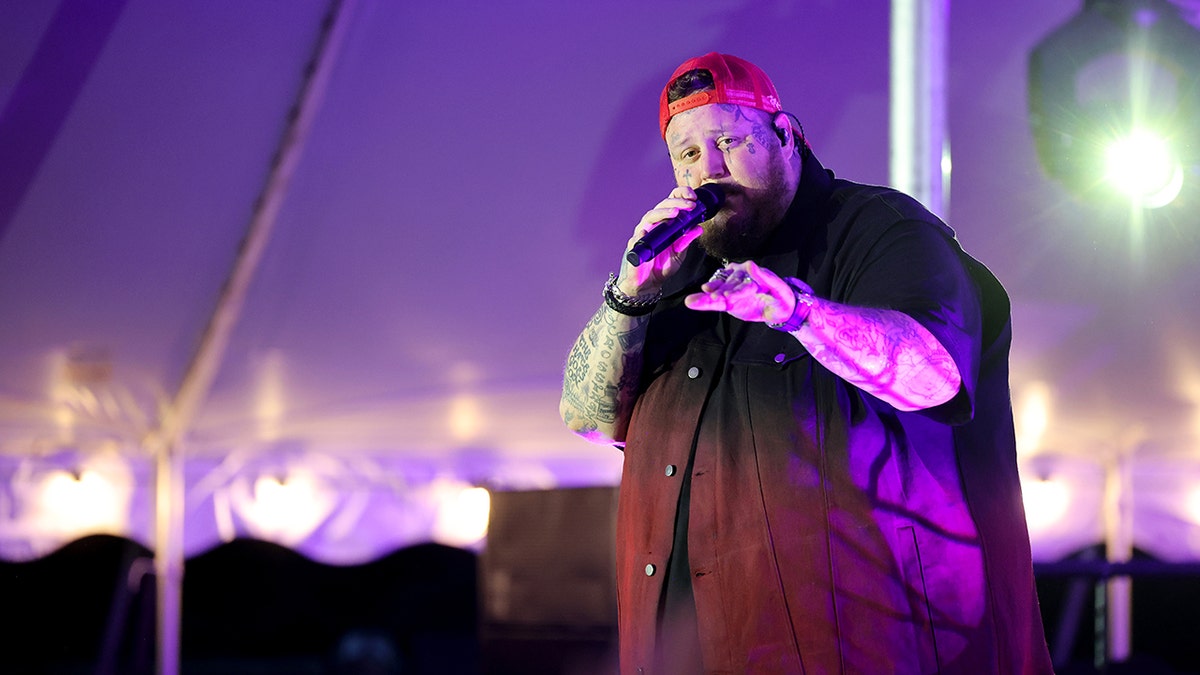 Country star Jelly Roll serenades Hamptons elite during intimate performance: ‘Incredible scene’